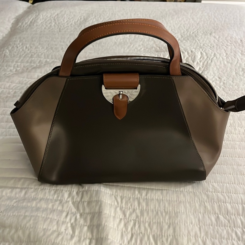 Elegant Brown Leather Handbag